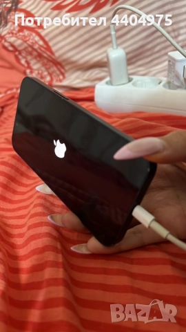 Продавам айфон за смяна на батерия капацитета и е 65% и гърба е счупен и той е за смяна, снимка 5 - Друга електроника - 52552998