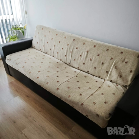 Разтегателен диван тип клик-клак