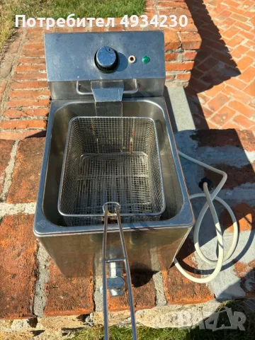 Професионален електрически фритюрник 8л с кран (3250W) 