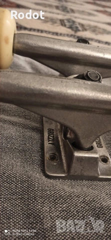 Скейтборд машинки/колесари Grizzly с колела,лагери и болтове., снимка 3 - Скейтборд, ховърборд, уейвборд - 53272374