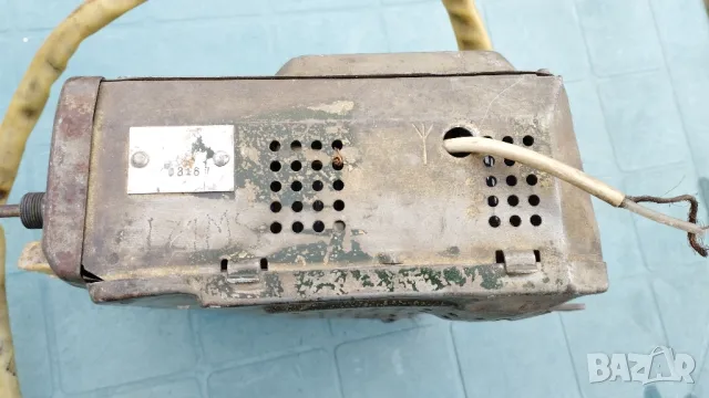 Лампово ретро авто радио А-18, снимка 5 - Радиокасетофони, транзистори - 49776980