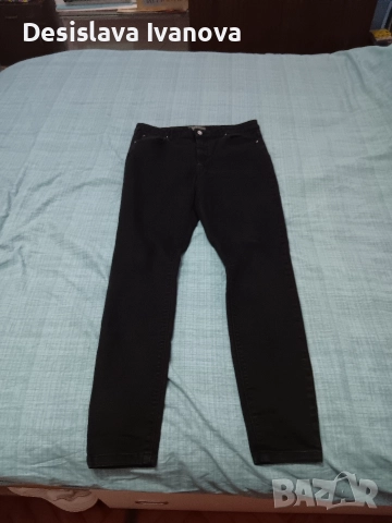 Продавам дамски черни дънки 