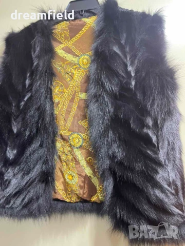 Елек черна лисица с гръб от астраган, снимка 2 - Елеци - 51237422