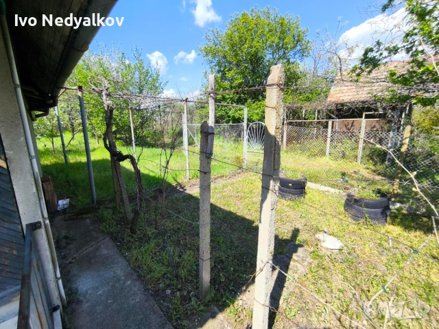 Вила, в.з. 10-ти километър, местност Люляците, Петролна база, снимка 6 - Вили - 54364018
