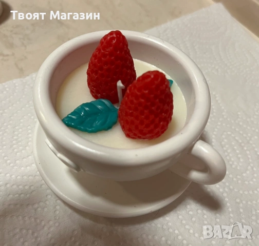 Ръчно изработена ароматна свещ в съд от еко смола – Сърце/Чашка с флорална декорация, снимка 5 - Ръчно изработени сувенири - 53071268