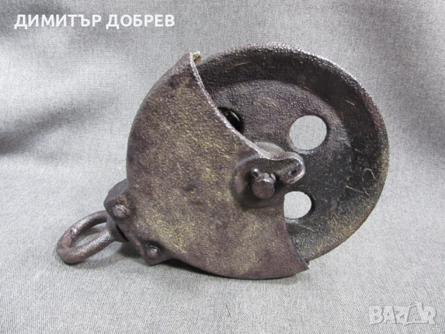 СТАРА РЕТРО МАСИЧНА ЧУГУНЕНА СТРОИТЕЛНА МАКАРА