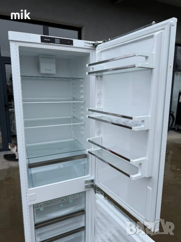 Хладилник с фризер за вграждане Миеле No Frost Инвертор , снимка 3 - Хладилници - 54074874