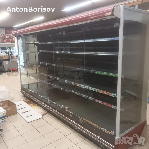 крайстенна хладилна витрина