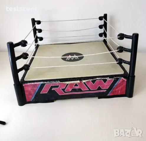 Ринг за играчки WWE Raw Spring Action Ring - пружиниращ - ОК състояние, снимка 2 - Игри и пъзели - 48373665