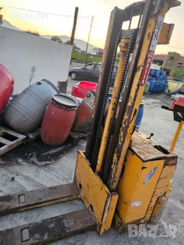 Стакер повдигач, снимка 4 - Индустриална техника - 47858688