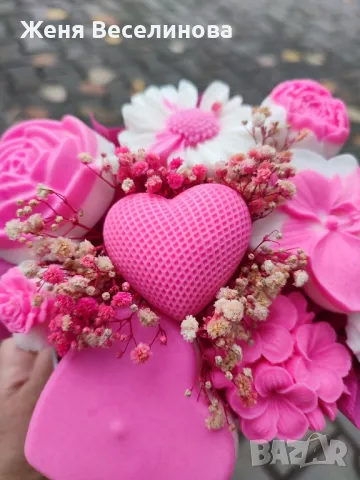 КУТИЯ С ЦВЕТЯ ОТ САПУН, снимка 1