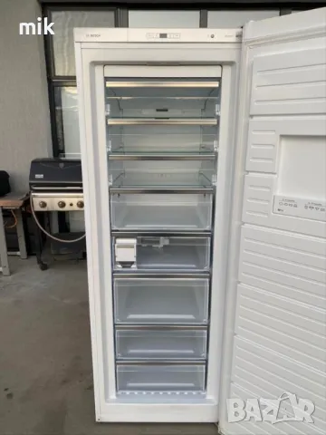 Фризер Bosch Инверторен мотор 400 литра, снимка 2 - Фризери - 48820458