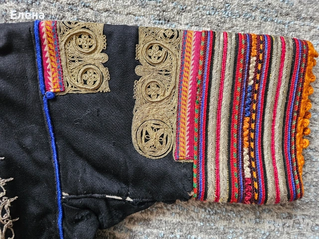 Автентична кюстендилска казмирена сая със сърма, снимка 4 - Антикварни и старинни предмети - 54043629