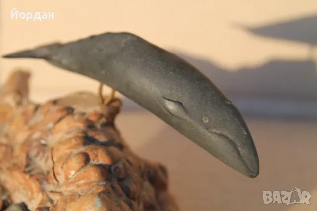 Фигурка делфин върху дървена поставка, снимка 6 - Антикварни и старинни предмети - 48942449