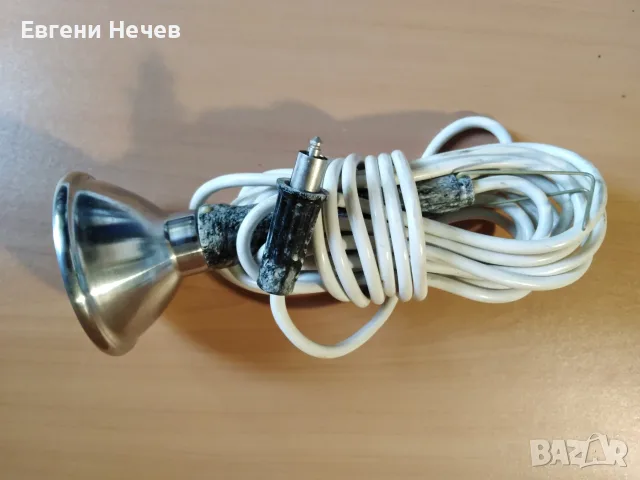 ПРОДАВАМ  ДВЕ  НОВИ  ПОДВИЖНИ  ЛАМПИ  ЗА  АВТОМОБИЛ  ЗА   15 Евро., снимка 2 - Аксесоари и консумативи - 55180148