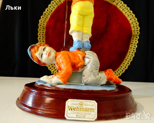 Немска порцеланова статуетка Деца сверяват часовник. , снимка 4 - Статуетки - 54058855