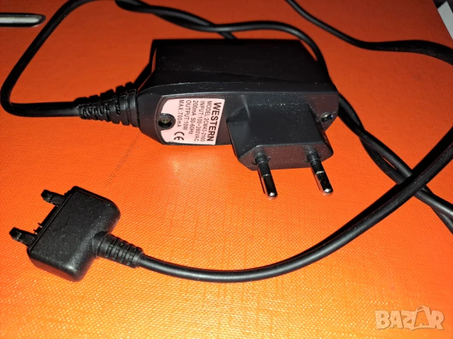 Стари зарядни устройства, снимка 2 - Оригинални зарядни - 51408640