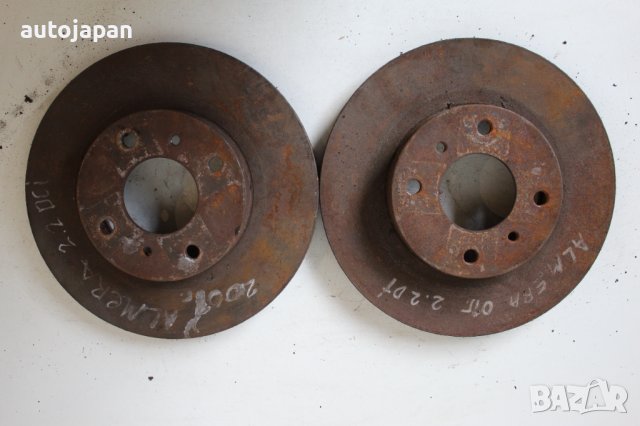 Предни спирачни дискове Нисан алмера 2.2дци 08г Nissan almera 2.2dci 2008