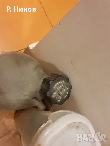 Казанче Антифриз с капачка за Citroën Peugeot, снимка 3 - Части - 47995372