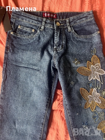 Нови дънки с бродерия размер 26 - подходящи и за дете , снимка 3 - Дънки - 51865190