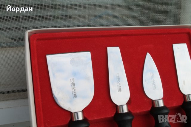 Комплект ножове ''Fiskars'' за сирене, снимка 3 - Прибори за хранене, готвене и сервиране - 40644382