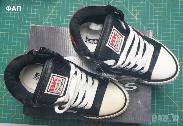 BritishKnights Black/Red Trainers Size EU29, детски , нови в кутия, снимка 2 - Детски маратонки - 54131052