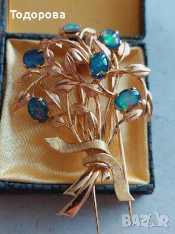 Лот от 3 брошки,златна 18 к. брошка с черни опали,и две с диаманти, снимка 4 - Други - 52085157