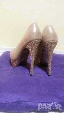 Обувки, снимка 3 - Дамски обувки на ток - 32140590