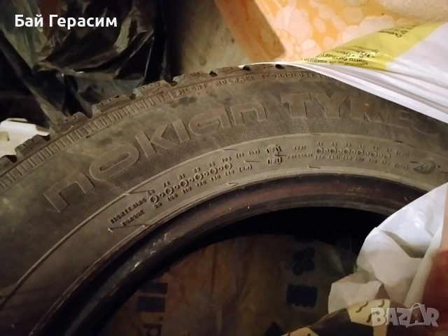 215 60 17 nokian, снимка 2 - Гуми и джанти - 52735918