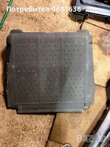 Капак на кутията за акумолаторите на Мерцедес Актрус само за 20лв. a9415410003