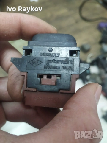 Преден ляв бутон прозорец за Renault Espace III , 7700875678, снимка 4 - Части - 53141624