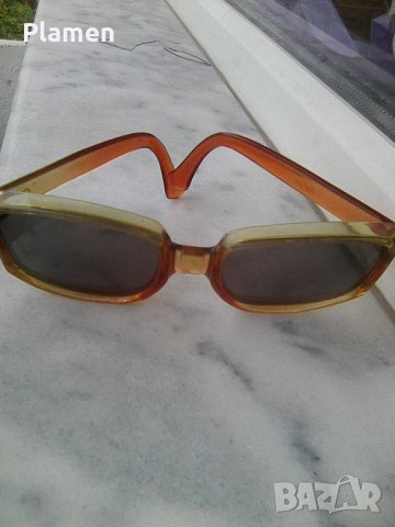 Стари тъмни противослънчеви очила, снимка 3 - Слънчеви и диоптрични очила - 30673371