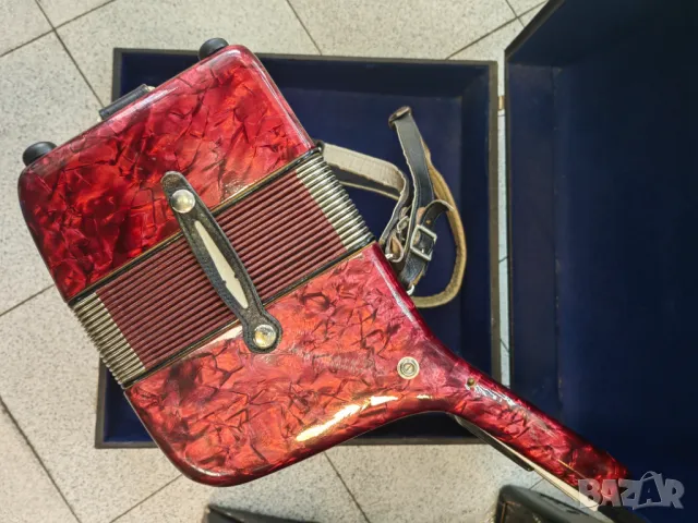 Акордеон Weltmeister 80 баса, снимка 2 - Акордеони - 48184855