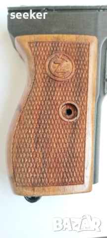 Орехови чирени (ръкохватка) за пистолет CZ 27, снимка 2 - Оборудване и аксесоари за оръжия - 52397346