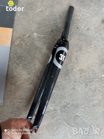 карбонва вилка ,28 цола,, снимка 2 - Части за велосипеди - 53286250