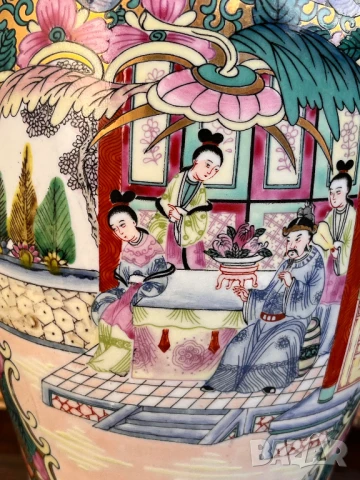 Ръчно рисувана порцеланова ваза в китайски стил – Famille Rose, снимка 8 - Антикварни и старинни предмети - 50779605