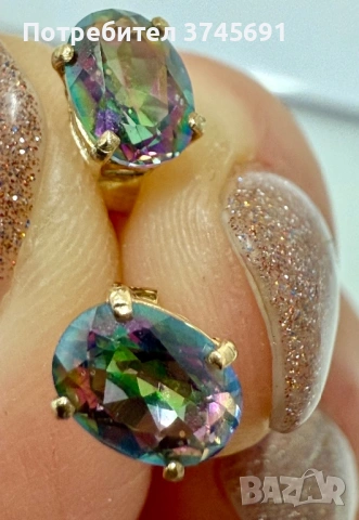 Златни обеци и медальон с мистичен топаз