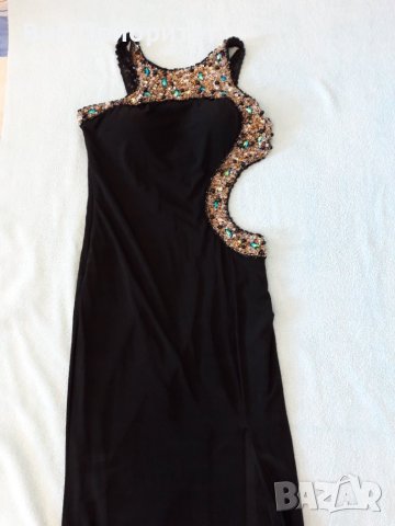 Скъпа , много скъпа вечерна тежка рокля с камъни , дълга , елегантна , за най-изискана дама