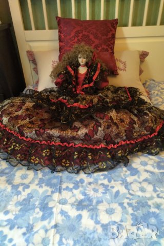 Колекционерска порцеланова кукла ръчна изработка намалена 