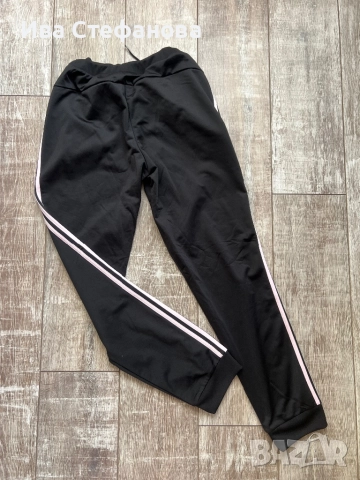 Нов 100 %  оригинален спортен ежедневен черен панталон Adidas Адидас розов кант