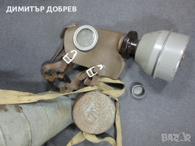 АНТИКВАРЕН ВОЕНЕН ПРОТИВОГАЗ МОДЕЛ L.702 – ПЪЛЕН КОМПЛЕКТ С КУТИЯ, снимка 3 - Антикварни и старинни предмети - 54158854