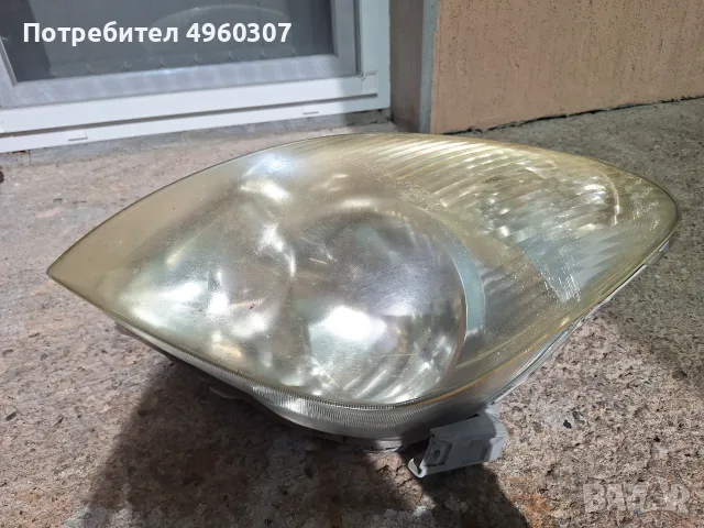 Продавам фарове ляв и десен