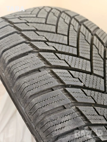Зимни гуми на 2000км Използвани, снимка 2 - Гуми и джанти - 54044853