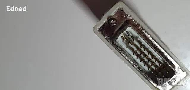 Конвертор DVI  към VGA , снимка 3 - Кабели и адаптери - 48627526