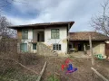 Едноетажна къща с приземен етаж в село Драгоево на 22 км от град Шумен, снимка 2