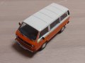 Volkswagen T3 Caravelle Bus 1981 - мащаб 1:43 на IXO моделът е нов в PVC дисплей-кейс VW Transporter, снимка 16