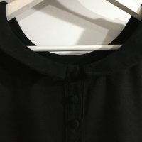 Маркова Н&М рокля с къс ръкав, джобове и ефектна якичка в черно, снимка 4 - Рокли - 31106800