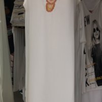 РАЗПРОДАЖБА Бяла плажна рокля с красиво остро деколте в бохо стил, снимка 1 - Рокли - 37517677