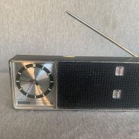 Стар настолен часовник Junghans Radio-Chron Blaupunkt радио, снимка 1 - Радиокасетофони, транзистори - 44587813