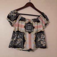 Нов топ блузка S размер черно розово фигурален , снимка 1 - Корсети, бюстиета, топове - 36983544